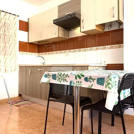 Colina II Con Piscina, En Los Cristianos, Tenerife Sur * 洛斯克里斯蒂亚诺斯