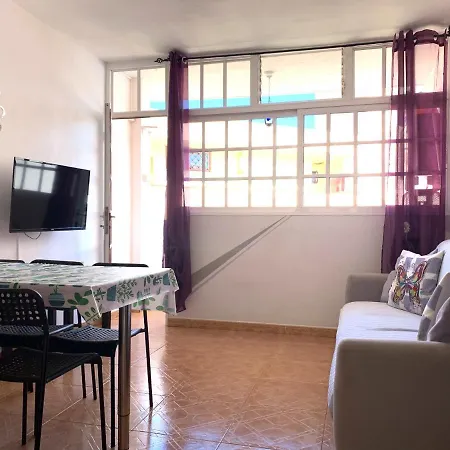 Colina II Con Piscina, En Los Cristianos, Tenerife Sur * 洛斯克里斯蒂亚诺斯