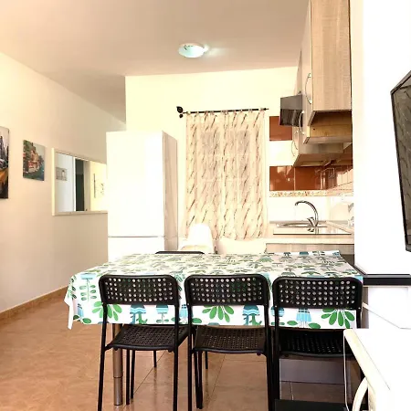 Colina II Con Piscina, En Los Cristianos, Tenerife Sur Apartment *